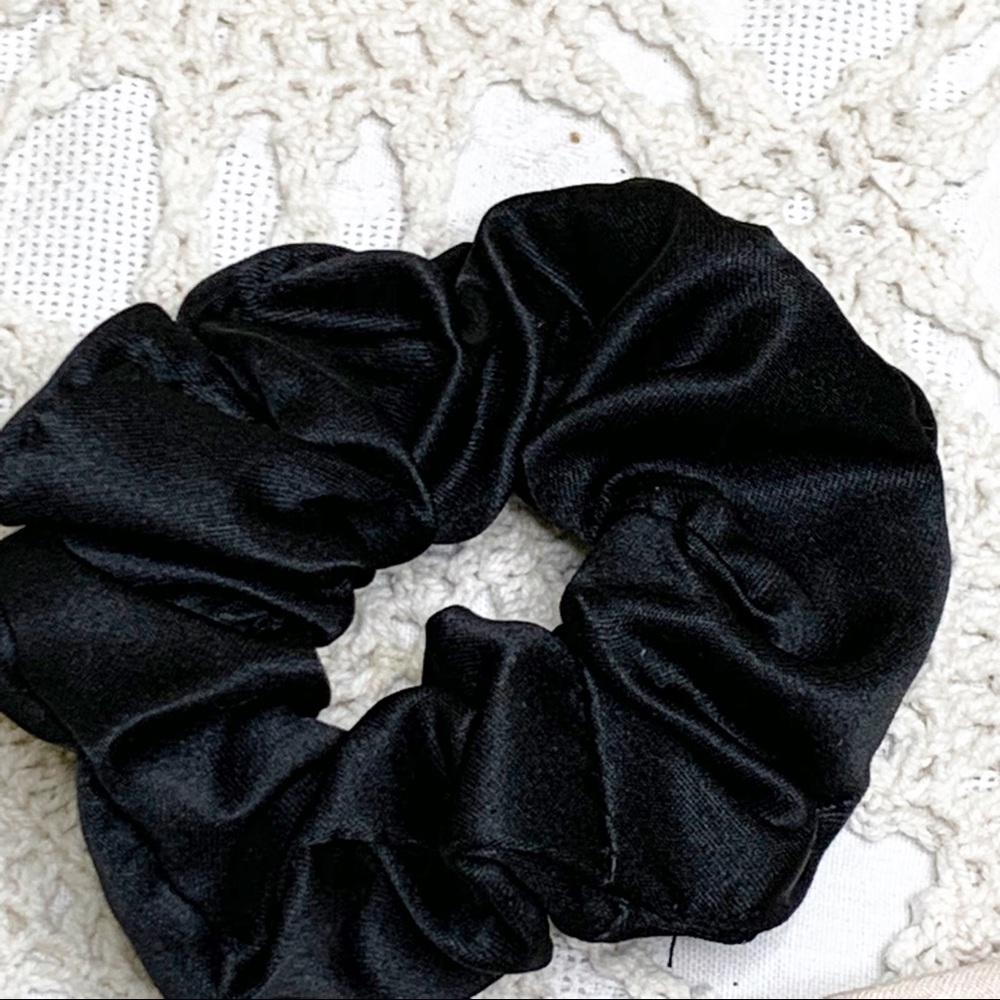 NWT Leopard and Satin VSCO Hair Scrunchie 3pc Set - Picture 6 of 10